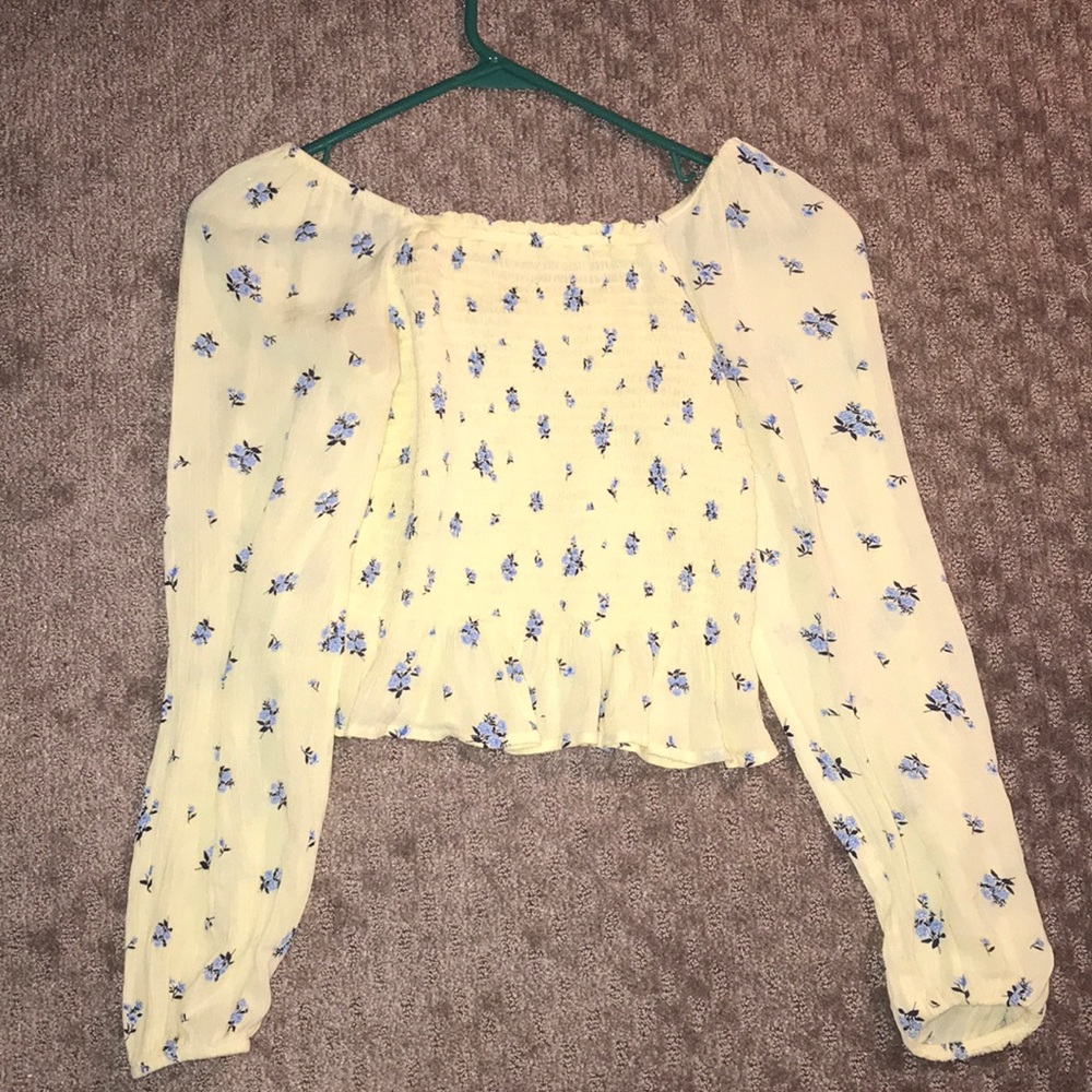 Pastel yellow blue floral long sleeve crop top !